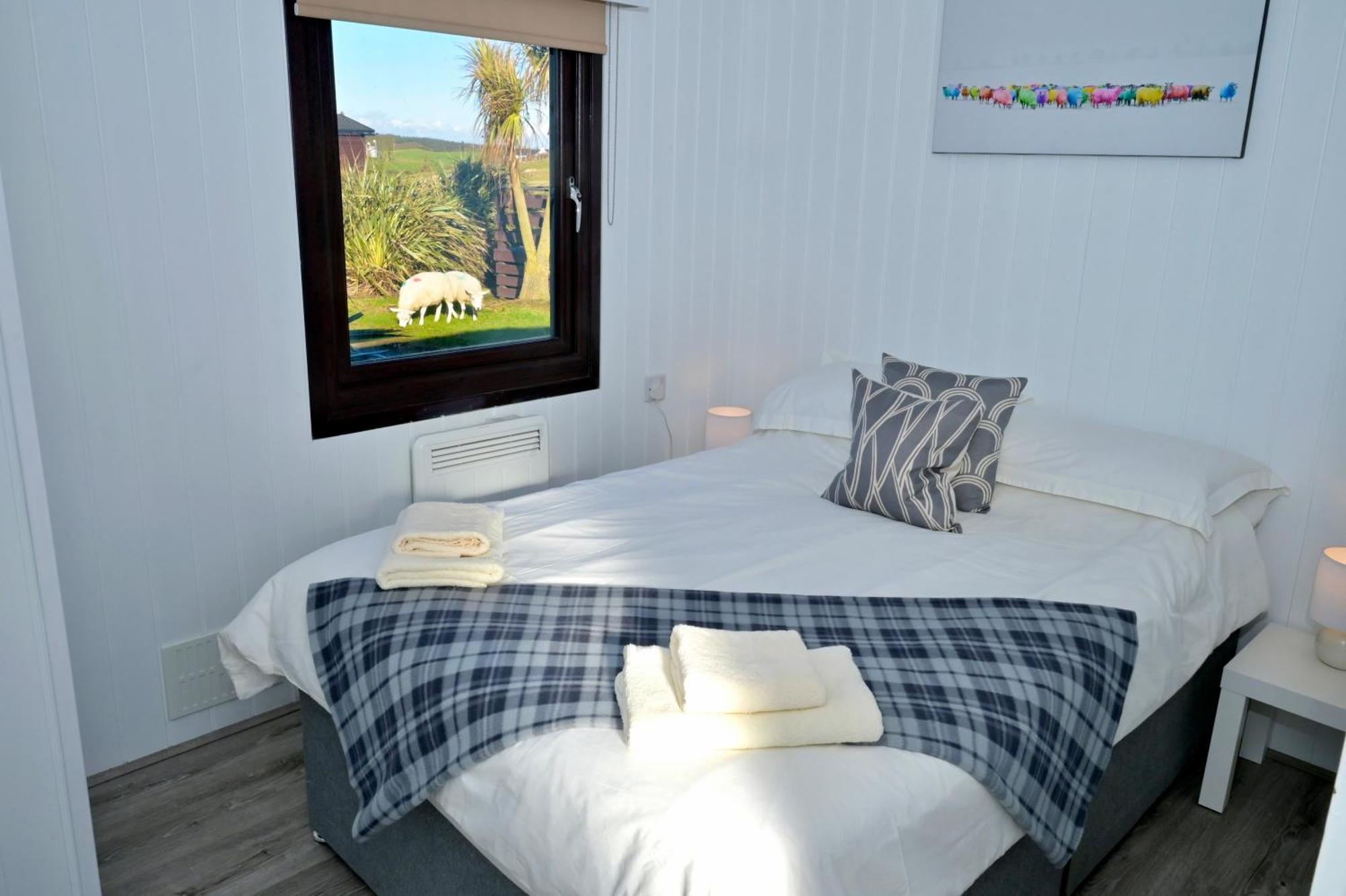 Lodge Cabin With Fabulous Views - Farm Holiday Stranraer Ngoại thất bức ảnh